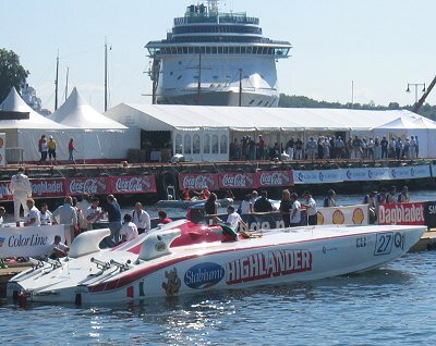 Racer båtarna drog stor publik till Akke Brygge