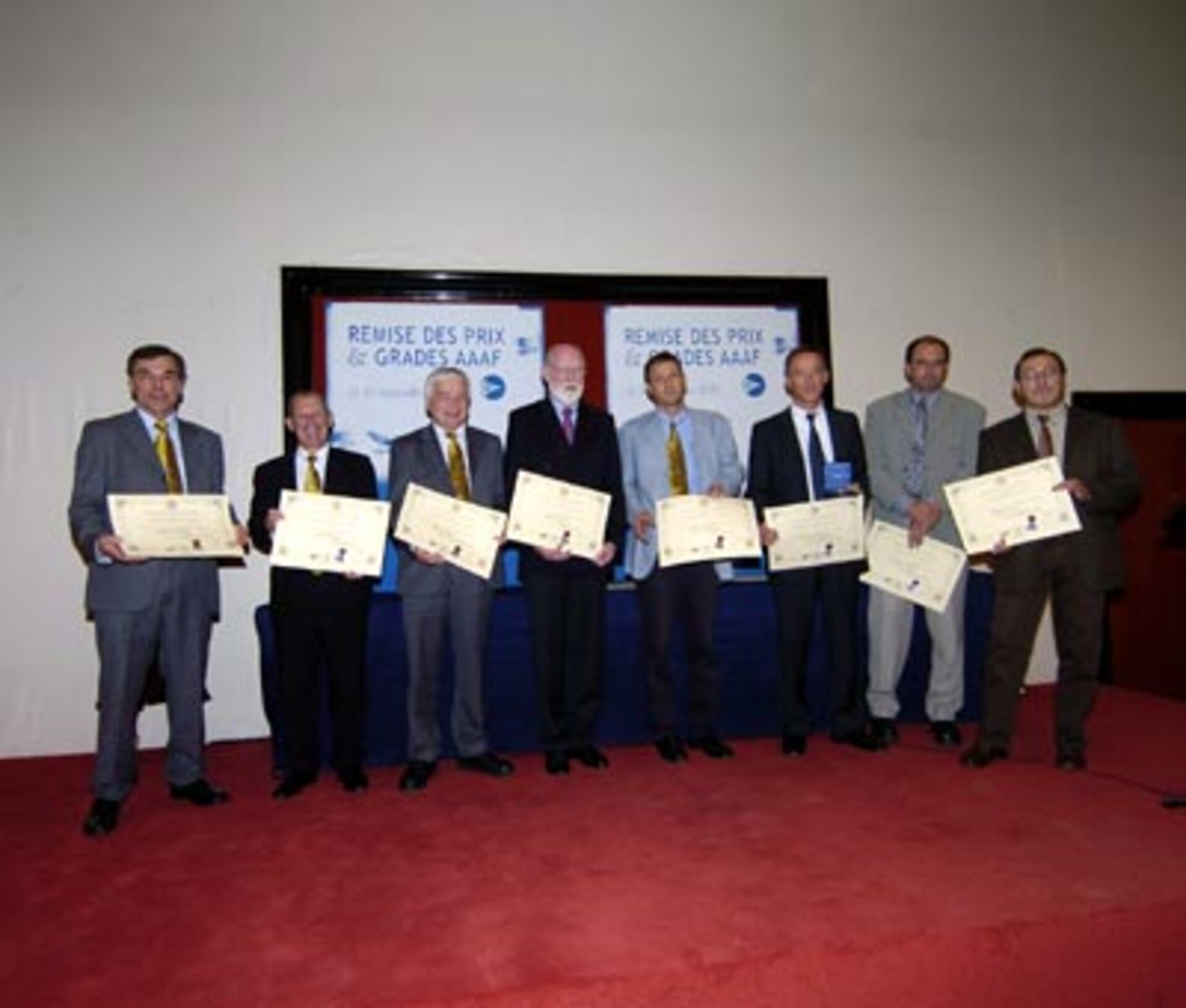 The ESA and EADS Astrium Mars Express teams were rewarded by AAAF