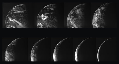 SMART-1’s  view of a waning Earth