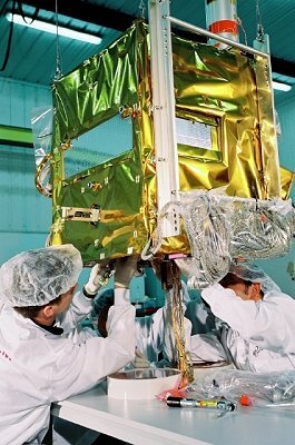 Le microsatellite PARASOL lors de son intégration au CNES