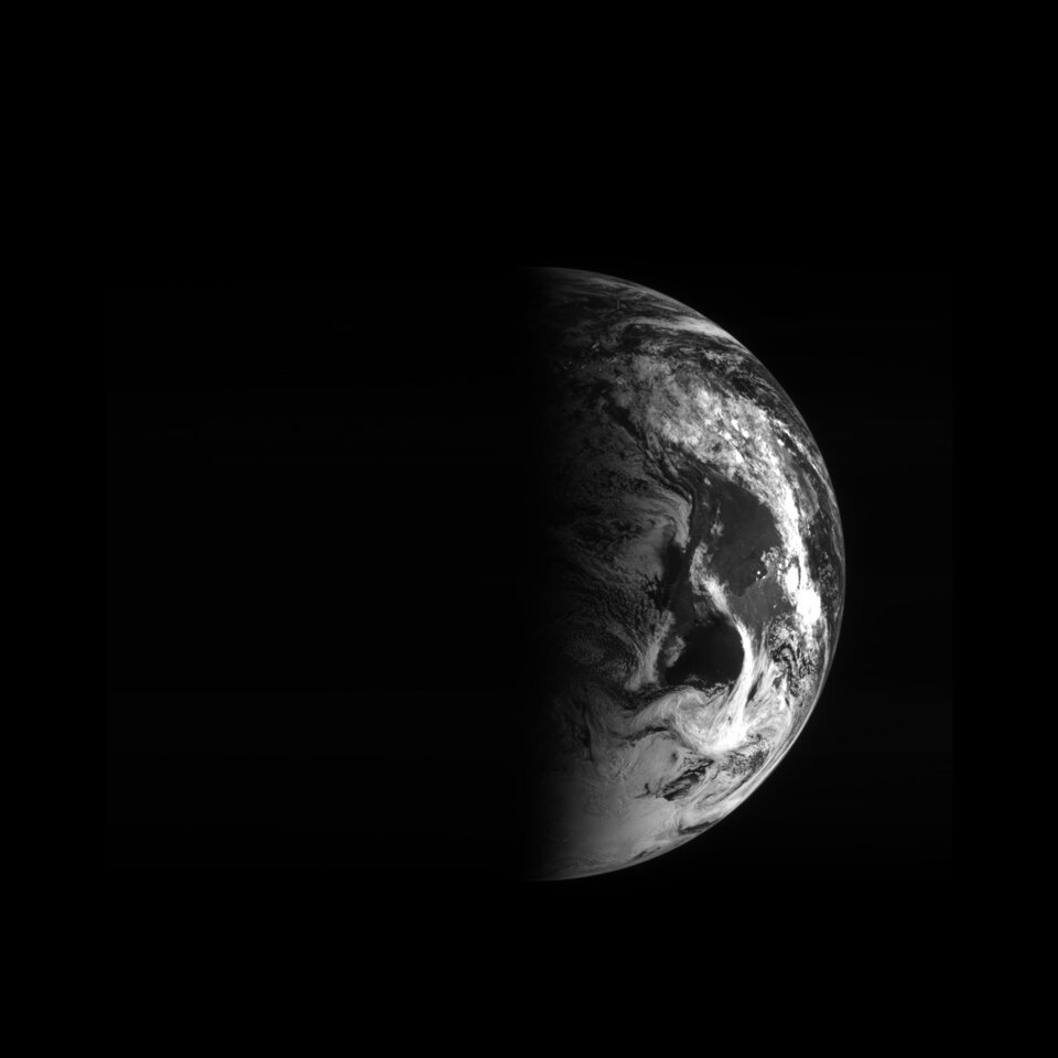 Earth from Rosetta 12:47 UTC 5 March 2005