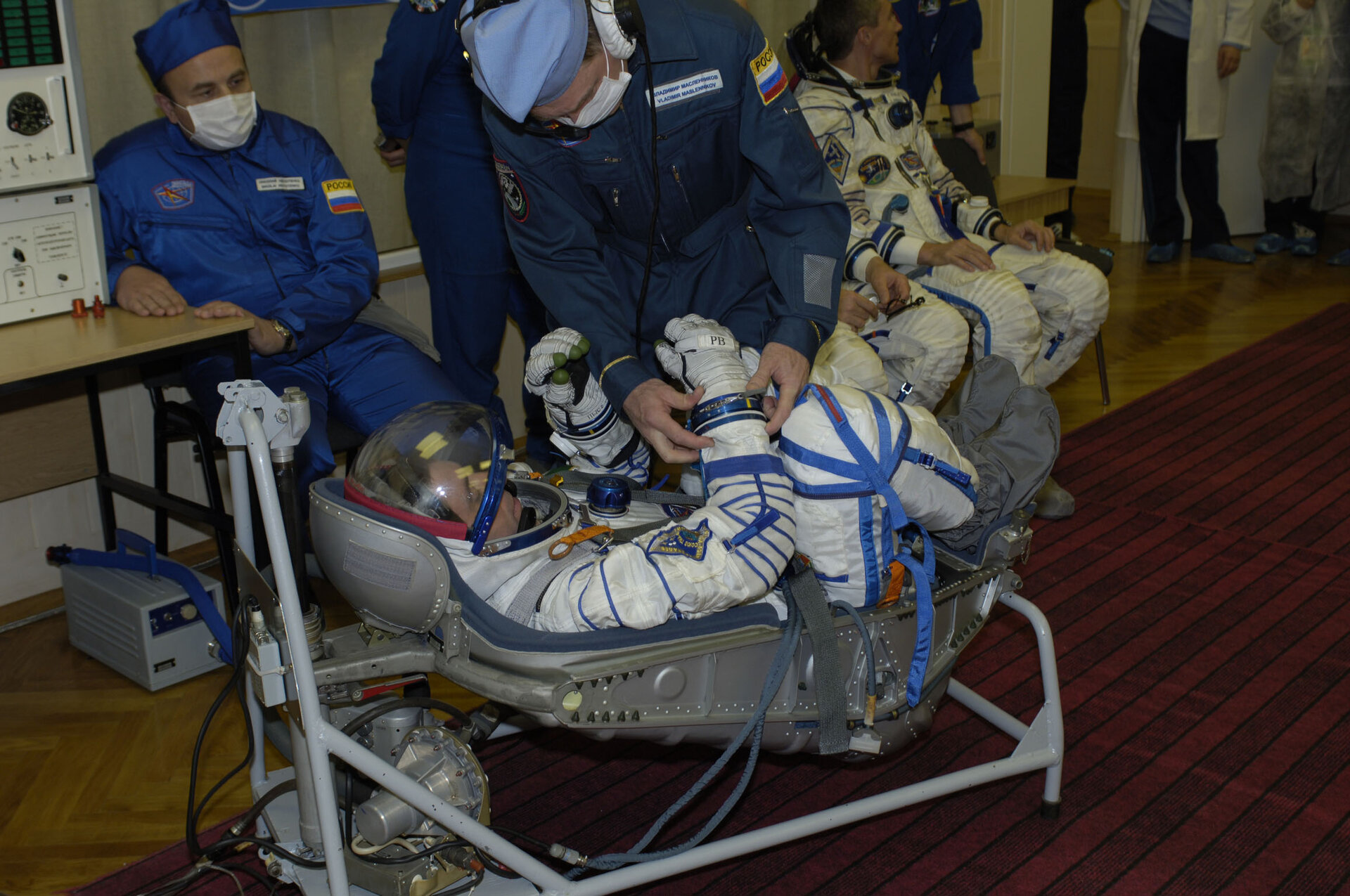 A final test of Roberto Vittori's spacesuit