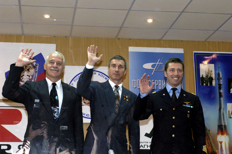 Primary crew of Soyuz TMA-6 during pre-launch press conference