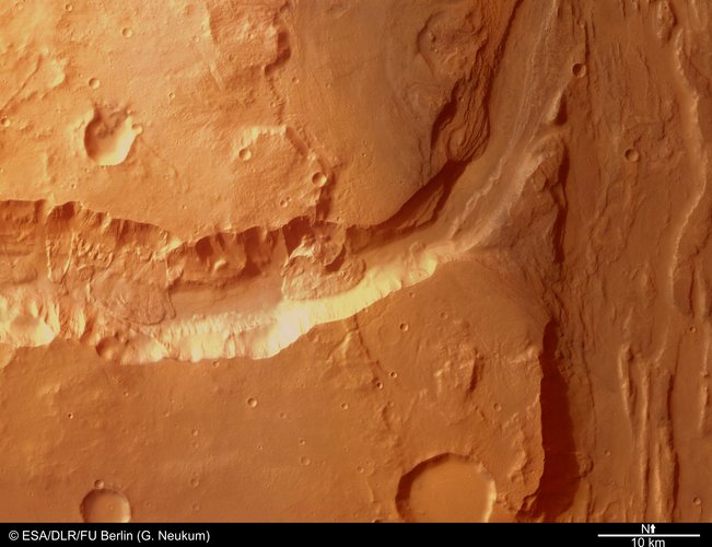 A valley arm merging into Ares Vallis