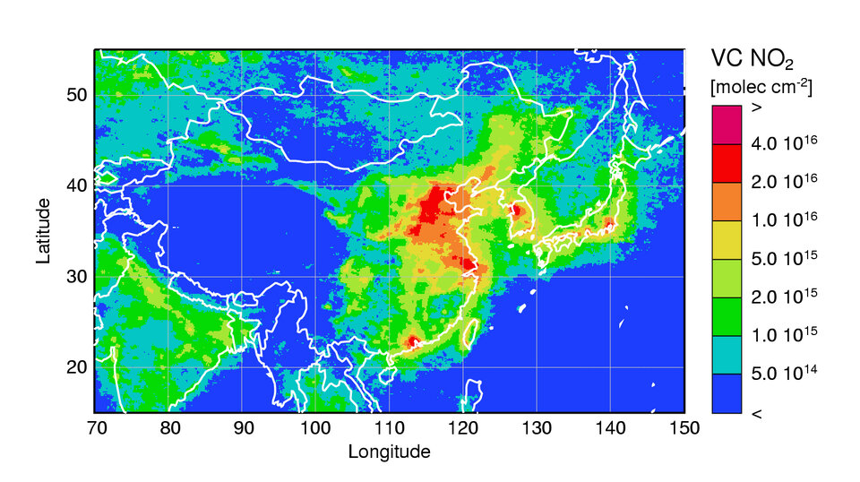 De uitstoot van stikstofdioxide boven het noordoosten van China, gemeten door het instrument SCIAMACHY aan boord van ESA's satelliet voor aardobservatie Envisat in 2003 en 2004