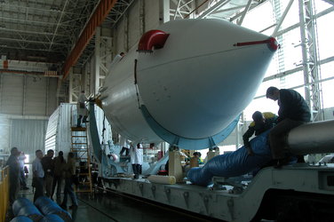 Venus Express ready for transport to launcher assembly building