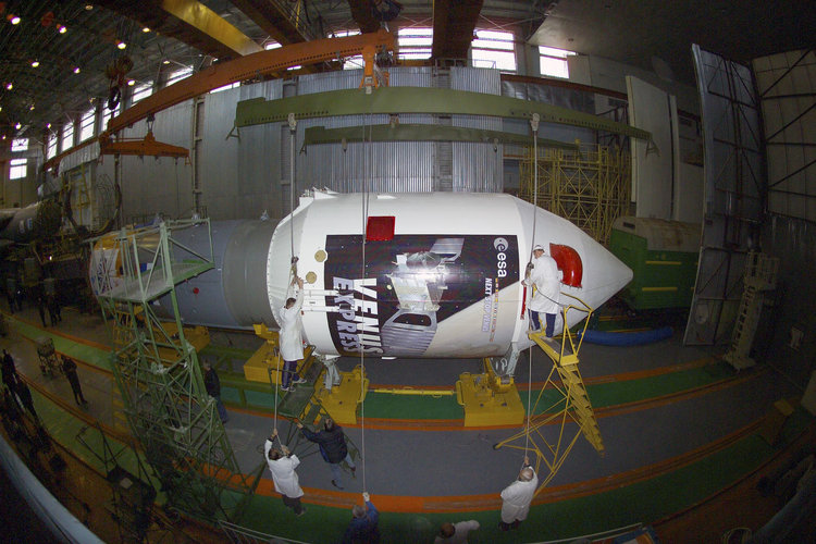 Photos-Soyuz FG-Fregat vehicle carrying Venus Express probe- Final preparation