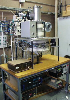 Helicon-reatorin koepenkki laboratoriossa