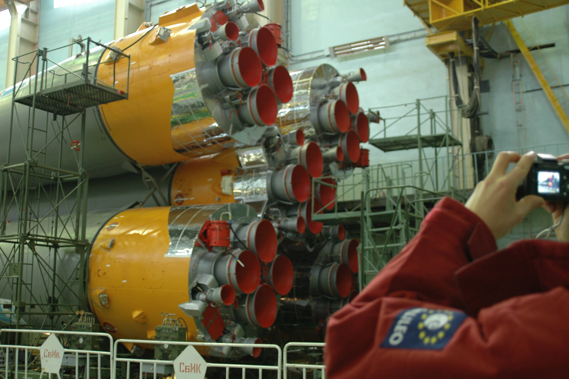The 20 engines of the Soyuz  that will lift off GIOVE-A