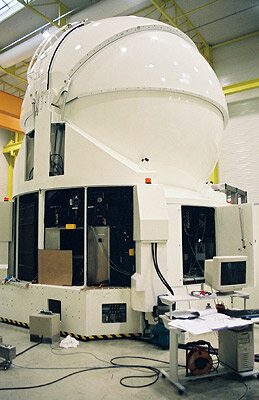 Le télescope mobile AT 4 en préparation