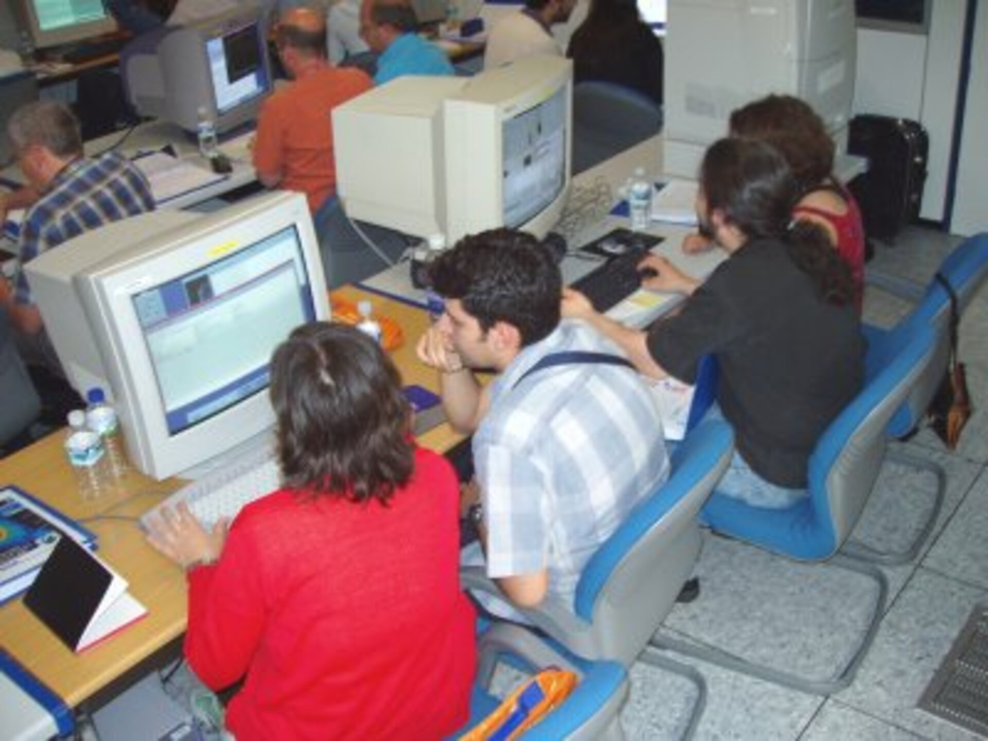 Estudiantes  aprendiendo a analizar rayos-X con el XMM-Newton SAS