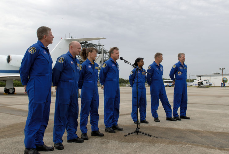 Discovery's STS-121 astronauts arrive at KSC to participate in the Terminal Countdown Demonstration Test