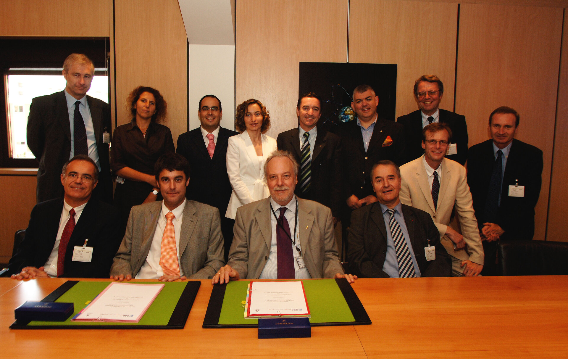 ESA and the Community of Ariane Cities sign hosting agreement
