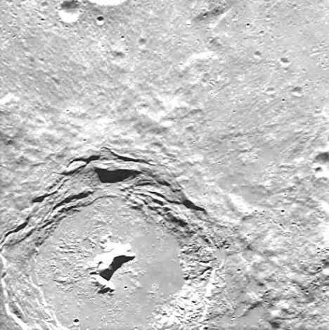 Pythagoras crater