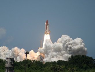 Launch of Space Shuttle Discovery on mission STS-121 at 20:38 CEST (18:38 UT).