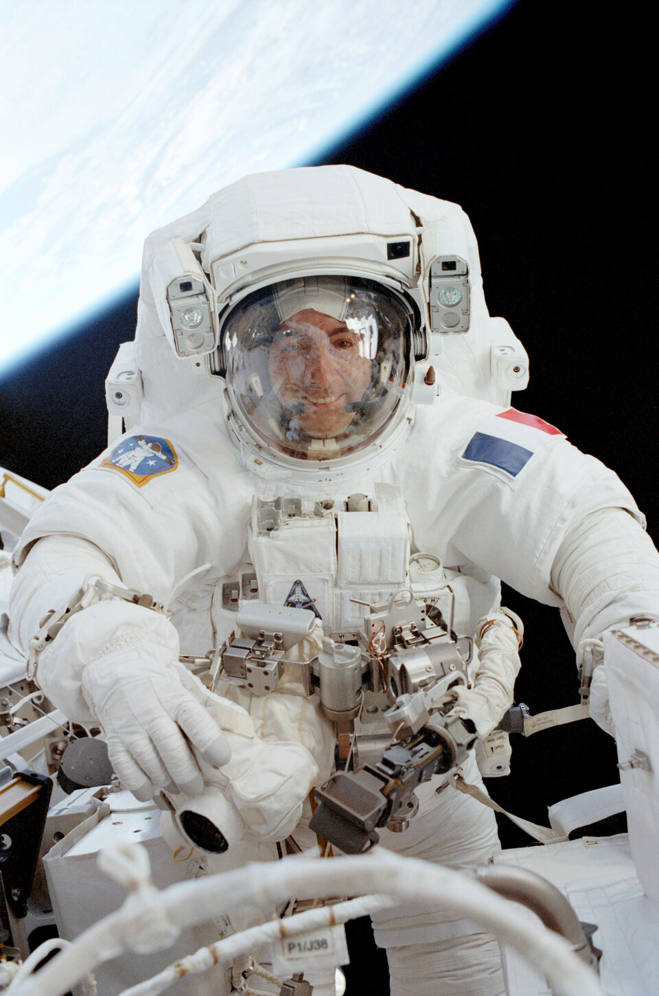 Le 3 août à 15h55 (heure de Paris), l’astronaute de l’ESA Thomas Reiter sortira de la Station spatiale internationale