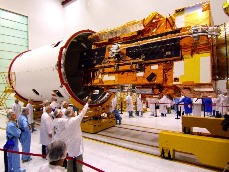 The fairing is moved to encapsulate MetOp