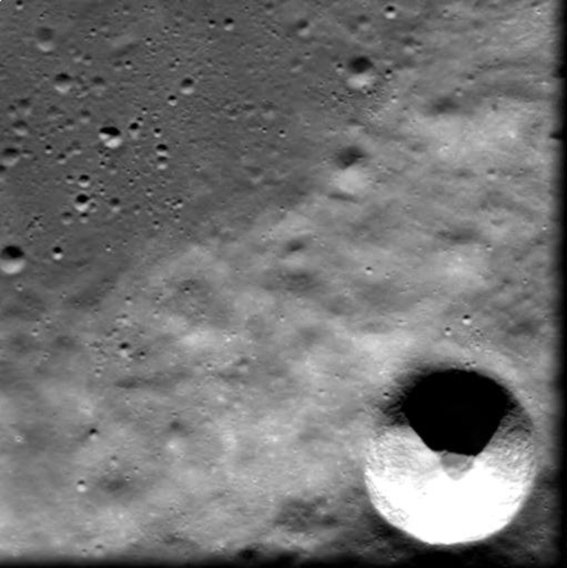 Young crater ‘Cuvier C’ as seen by SMART-1