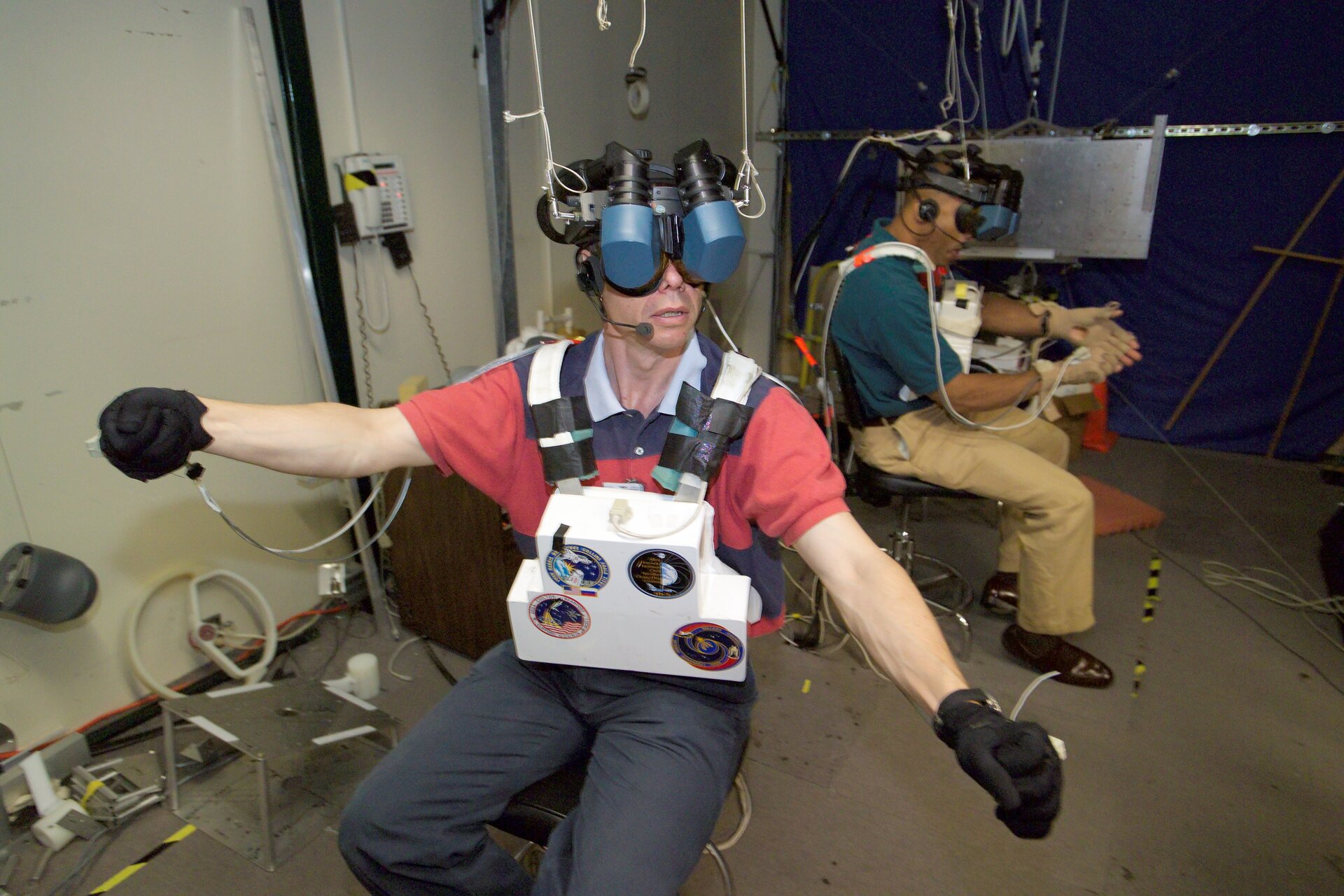 Fuglesang uses virtual reality for spacewalk training