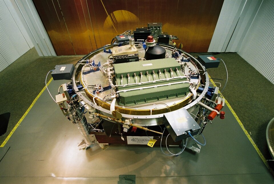 Engineering model of Huygens experiment platform