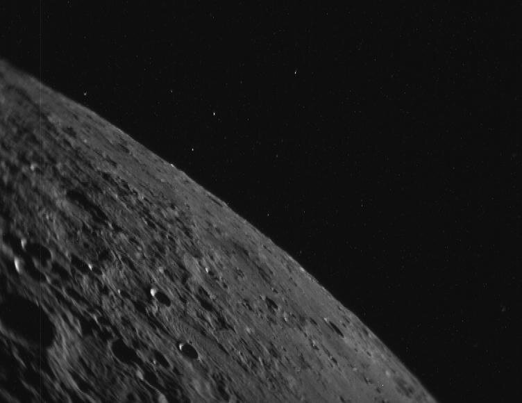 Mond-Bild aus einer Höhe von 744 km