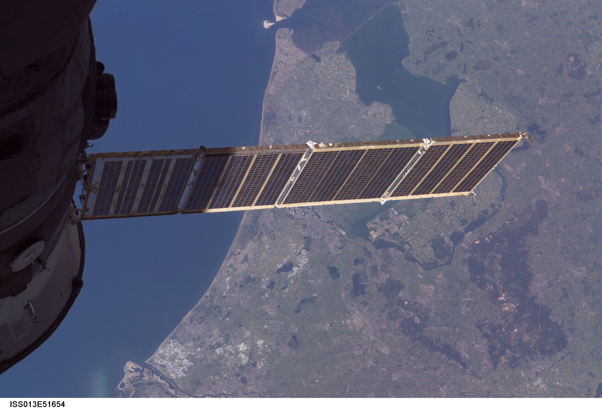 Een zonnig Nederland gezien vanuit het Space Station, juli 2006