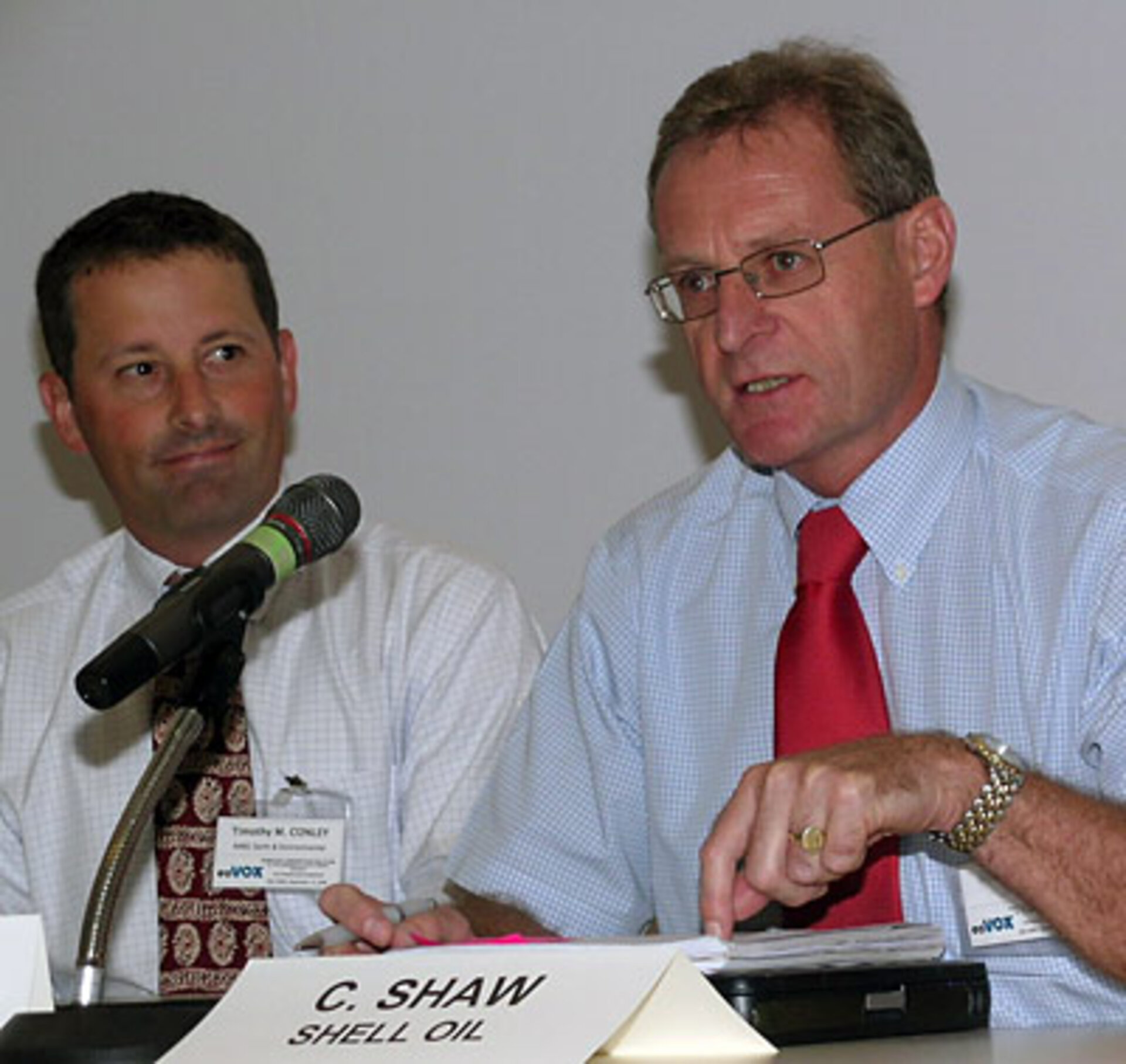 Conley, AMEC, (left) and Shaw, Shell oil