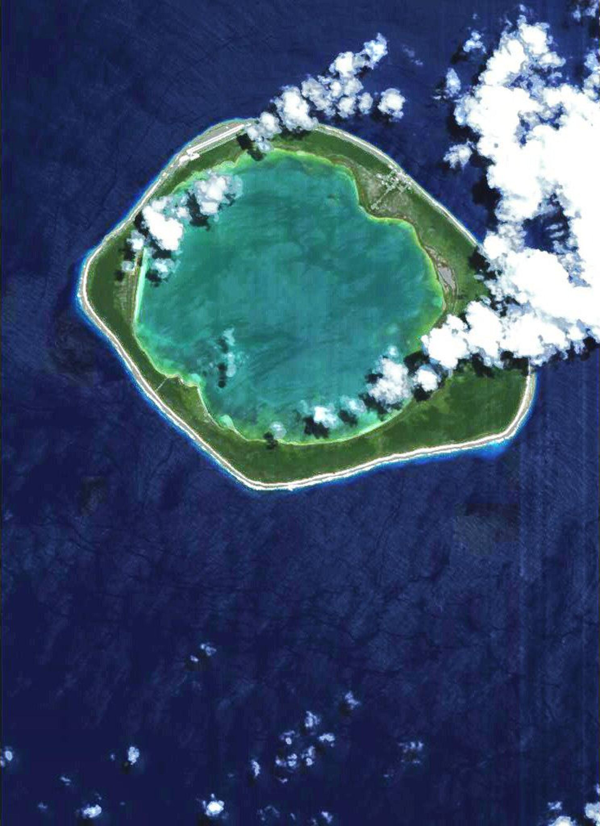 Proba captures the Niau atoll in French Polynesia