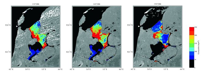 Satellietbeelden laten duidelijk de verspreiding zien van blauwalgen over het IJsselmeer