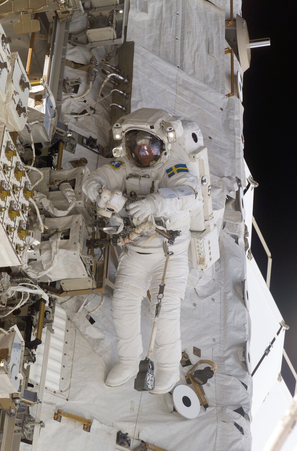 Christer Fuglesang takes part in his third spacewalk