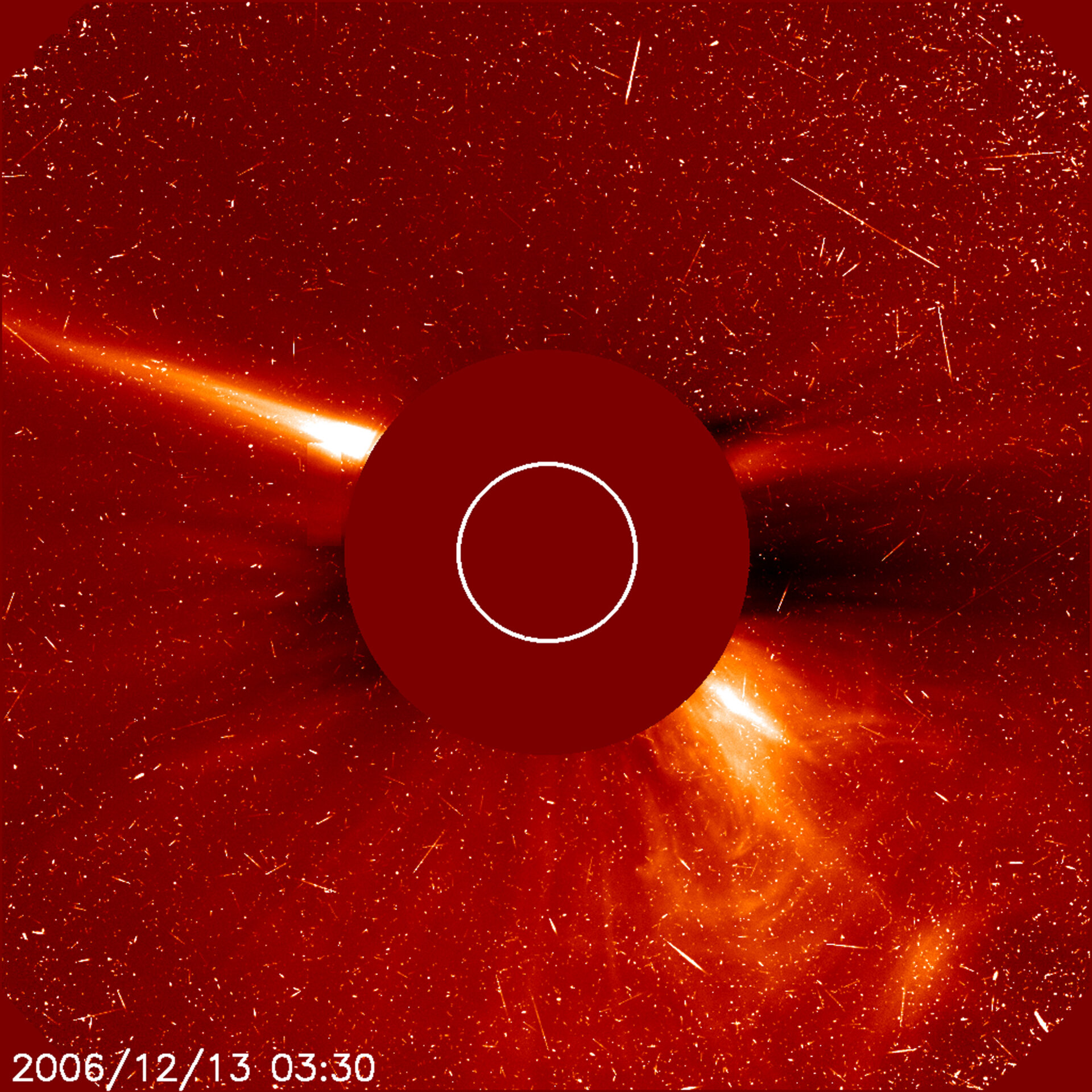 Grillen van de zon: een zonnevlam, waargenomen op 13 december 2006 door het zonneobservatorium SOHO