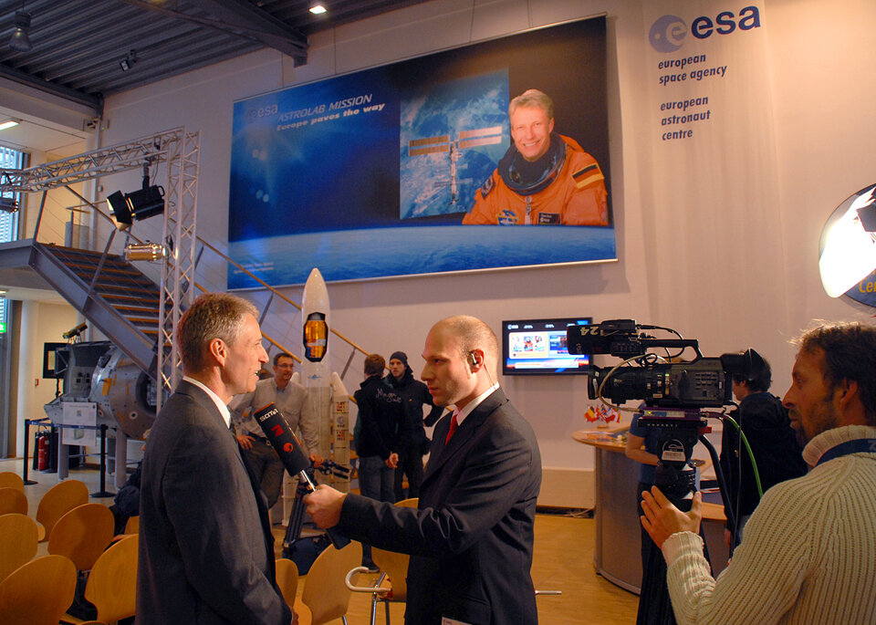 Thomas Reiter talks to media at the European Astronaut Centre, in Cologne