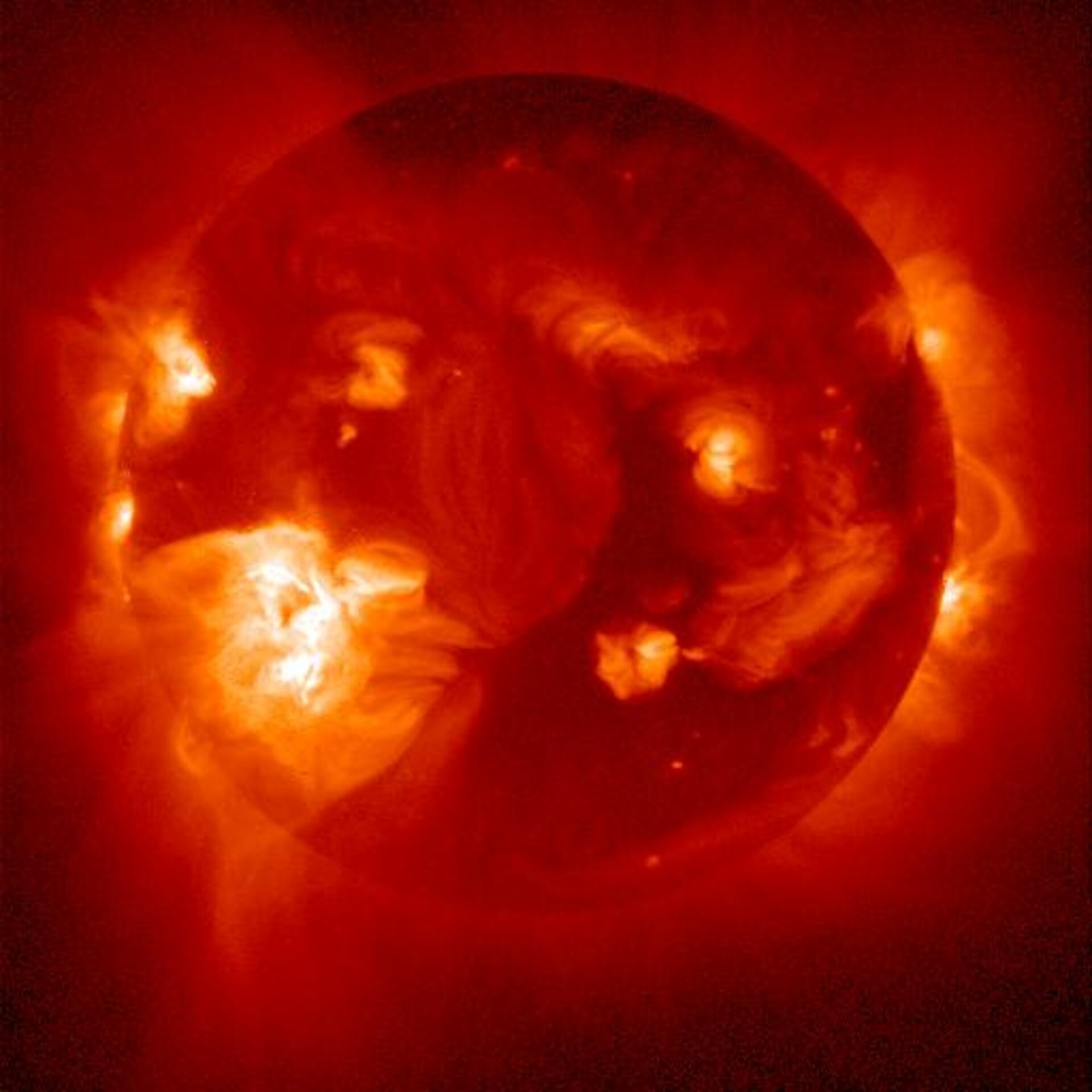 The active Sun as seen by the Yohkoh Soft X-Ray telescope