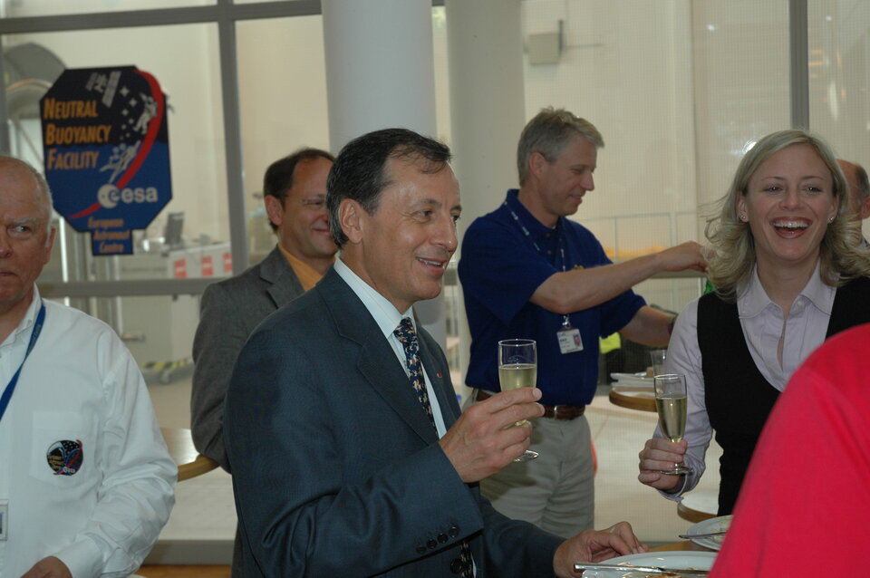 STS-116 crew attended a lunch reception at the European Astronaut Centre during their visit