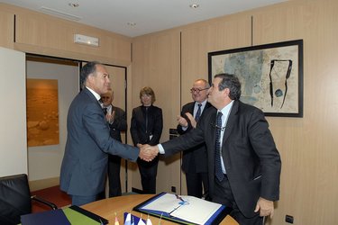 ESA / GSA agreement signing
