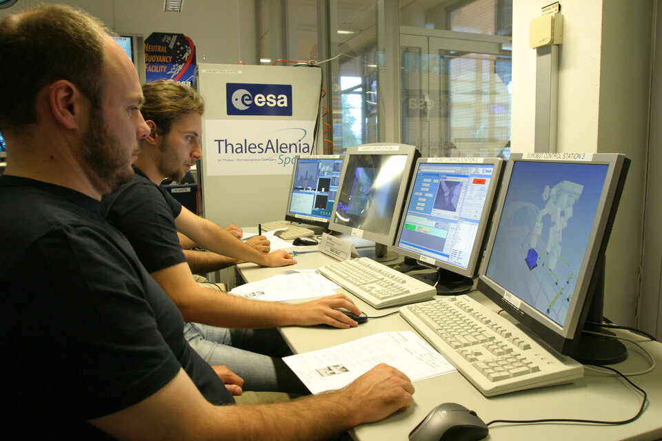 A stereo-vision based Control Station (ECoS) enables the operator to prepare, verify by simulation, command and monitor Eurobot