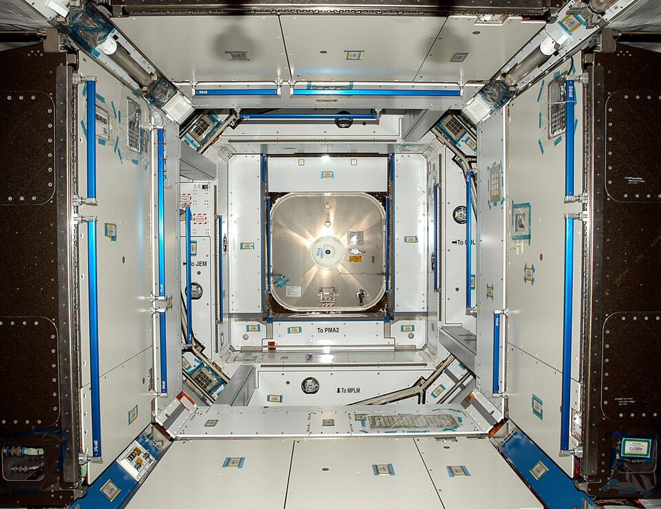 I nodi sono elementi di interconnessione posti tra i vari moduli pressurizzati della Stazione Spaziale