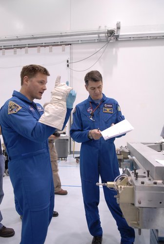 Nespoli and Wheelock during equipment familiarisation