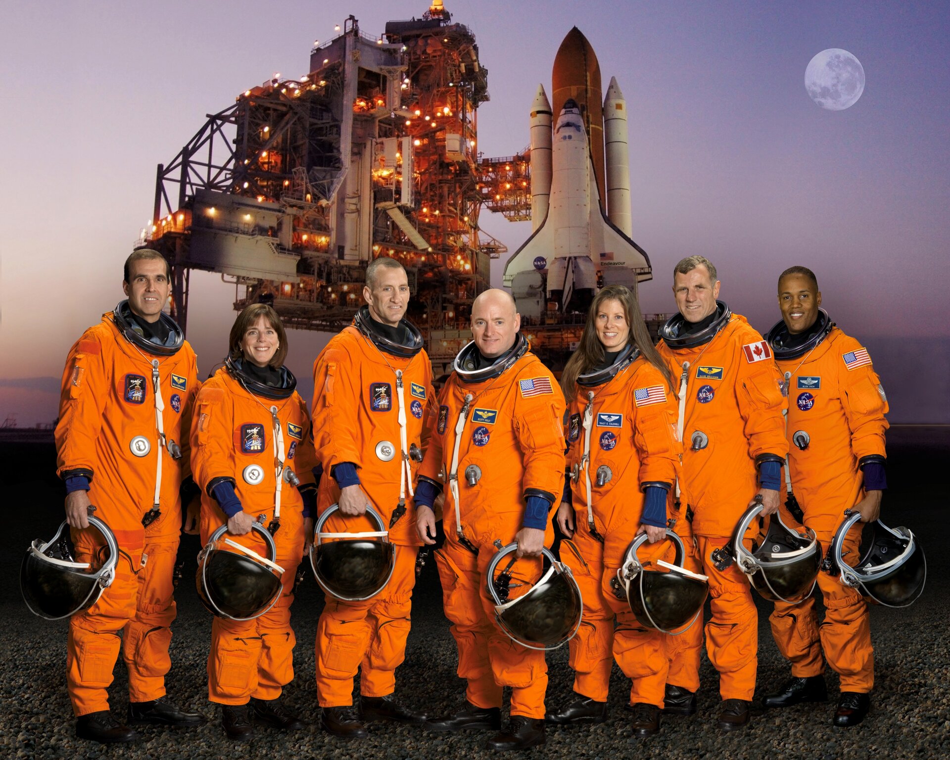 STS-118 crew members