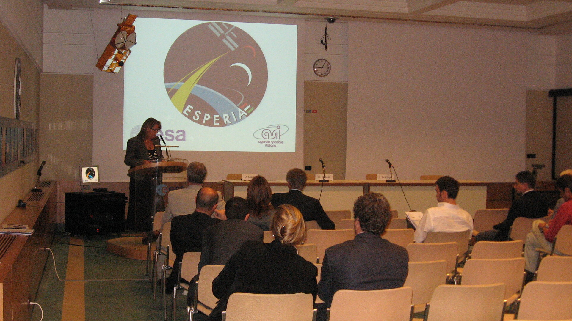 Conferenza Stampa con l'equipaggio della Missione Esperia/STS-120 - Simonetta di Pippo, Responsabile dell'Osservazione dell'Universo dell'Agenzia Spaziale Italiana