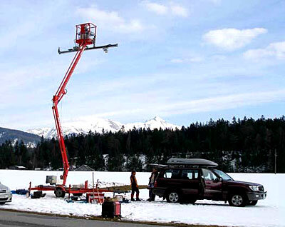 Cherry picker equipped with radar