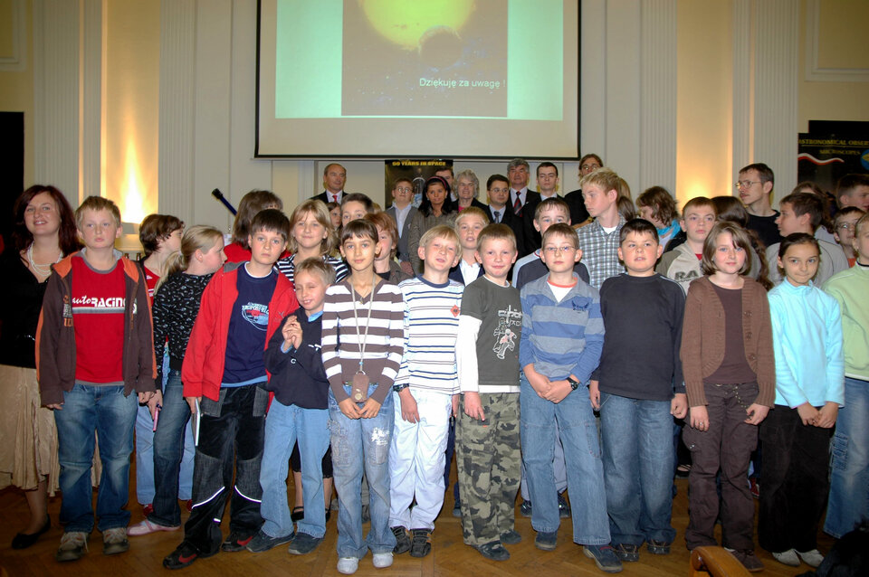 Space competition for Polish children