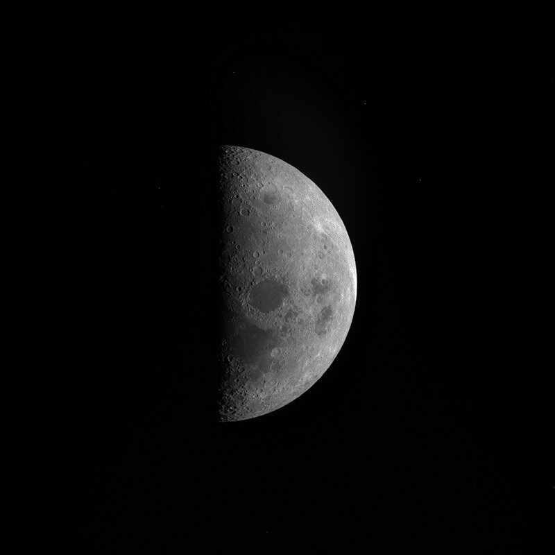 Der Mond von der Sonde Rosetta gesehen.