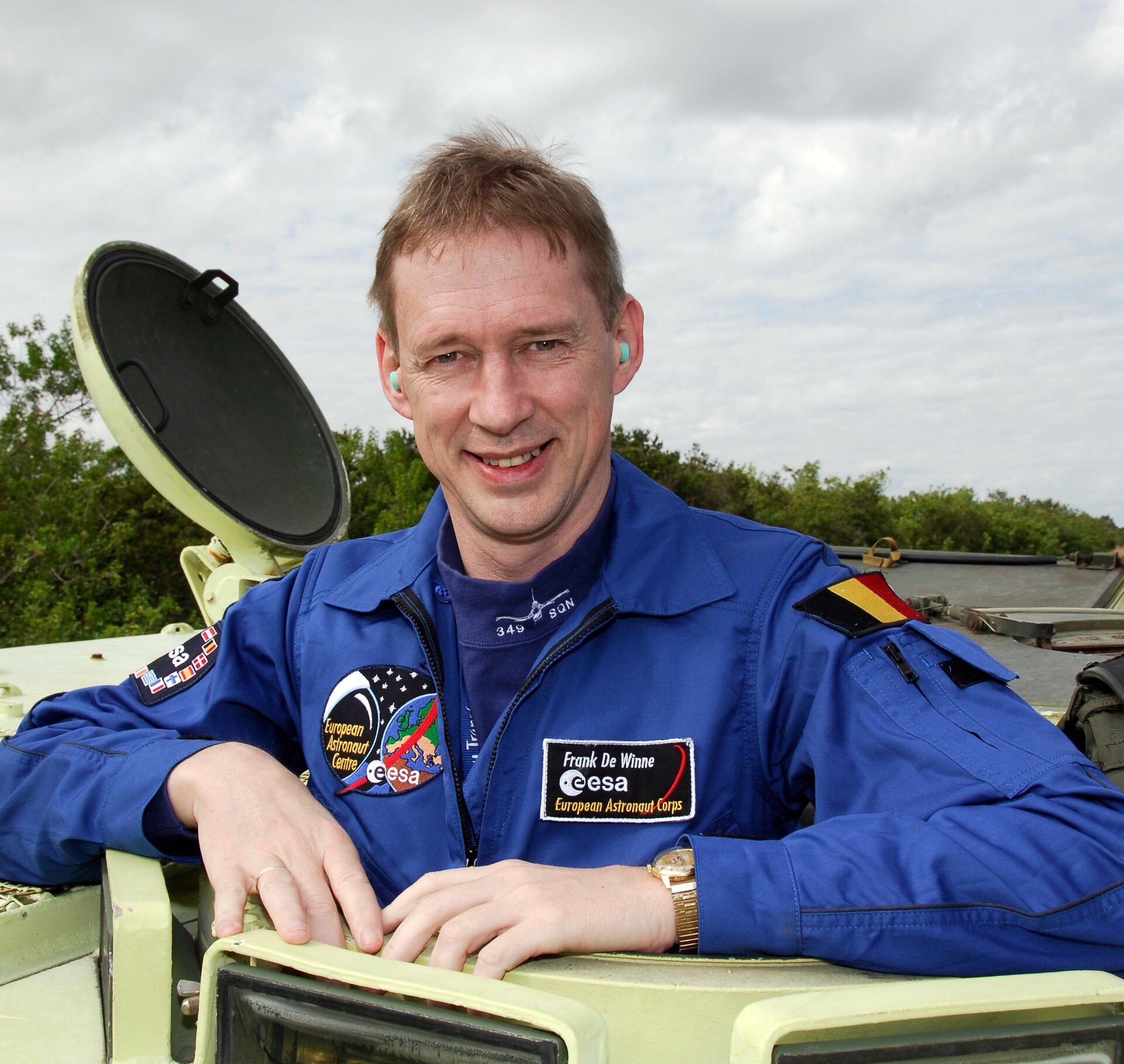 ESA astronaut Frank De Winne will wear the t-shirt in space