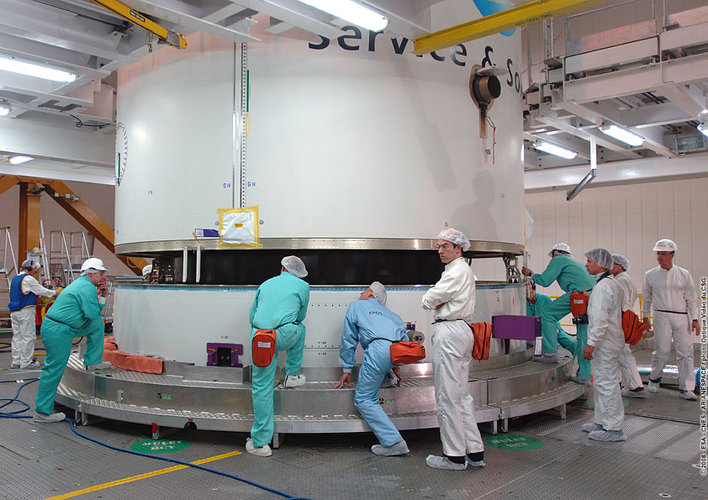 The launcher fairing is lowered over Jules Verne ATV