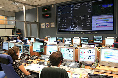 Les contrôleurs de mission ont suivi la démonstration depuis le Centre de contrôle de l'ATV
