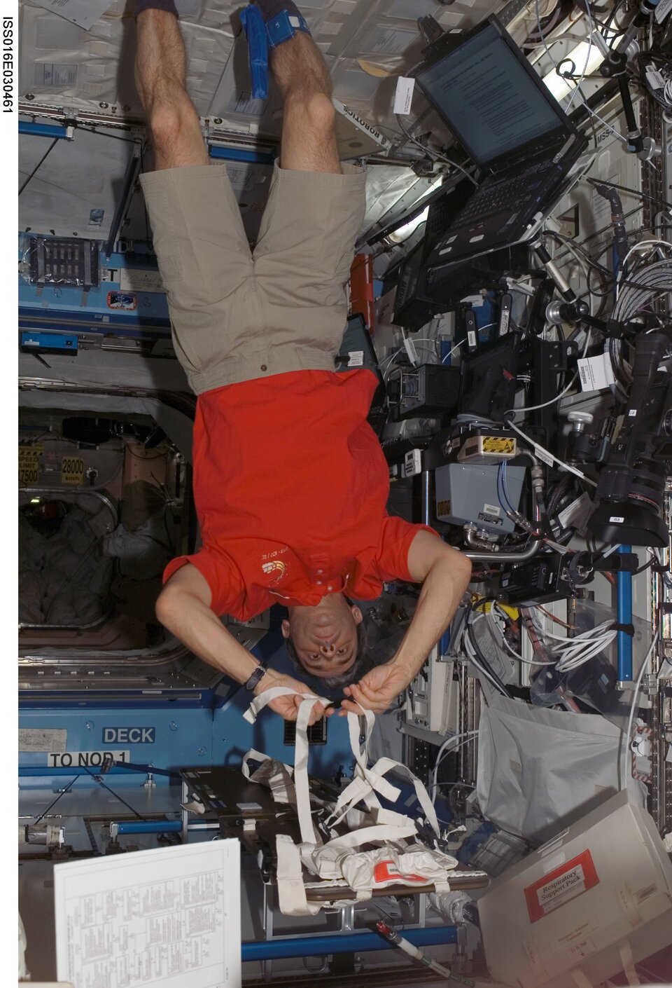 Léopold Eyharts, astronaute français de l'ESA, à bord de l'ISS