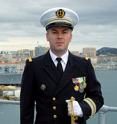 Le capitaine de frégate Thierry Ruffier, commandant du BAP "Jules Verne"
