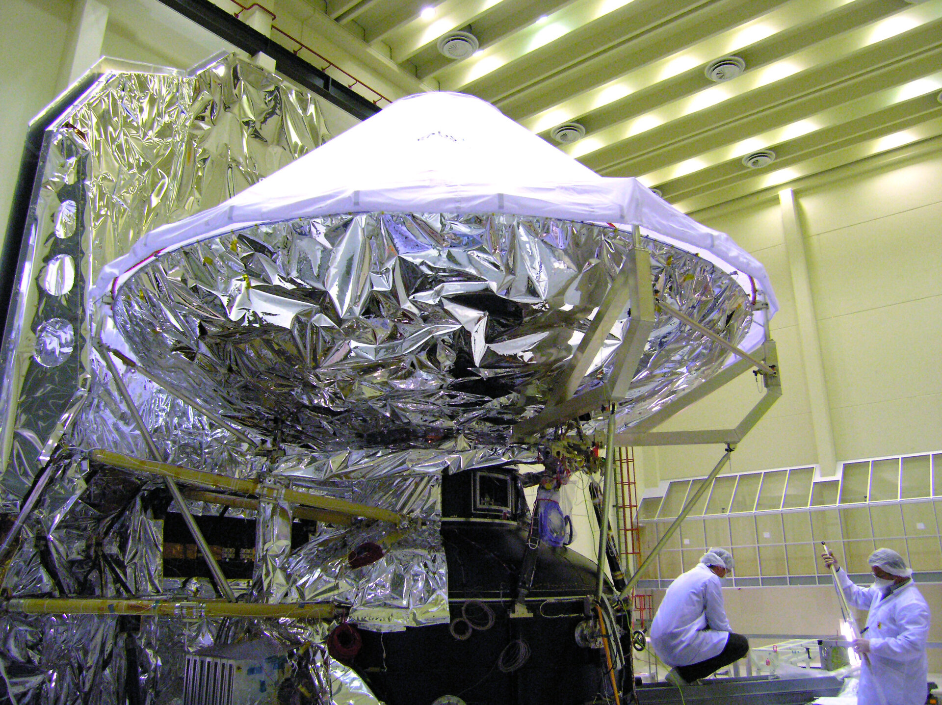 Herschel telescope resting on cryostat