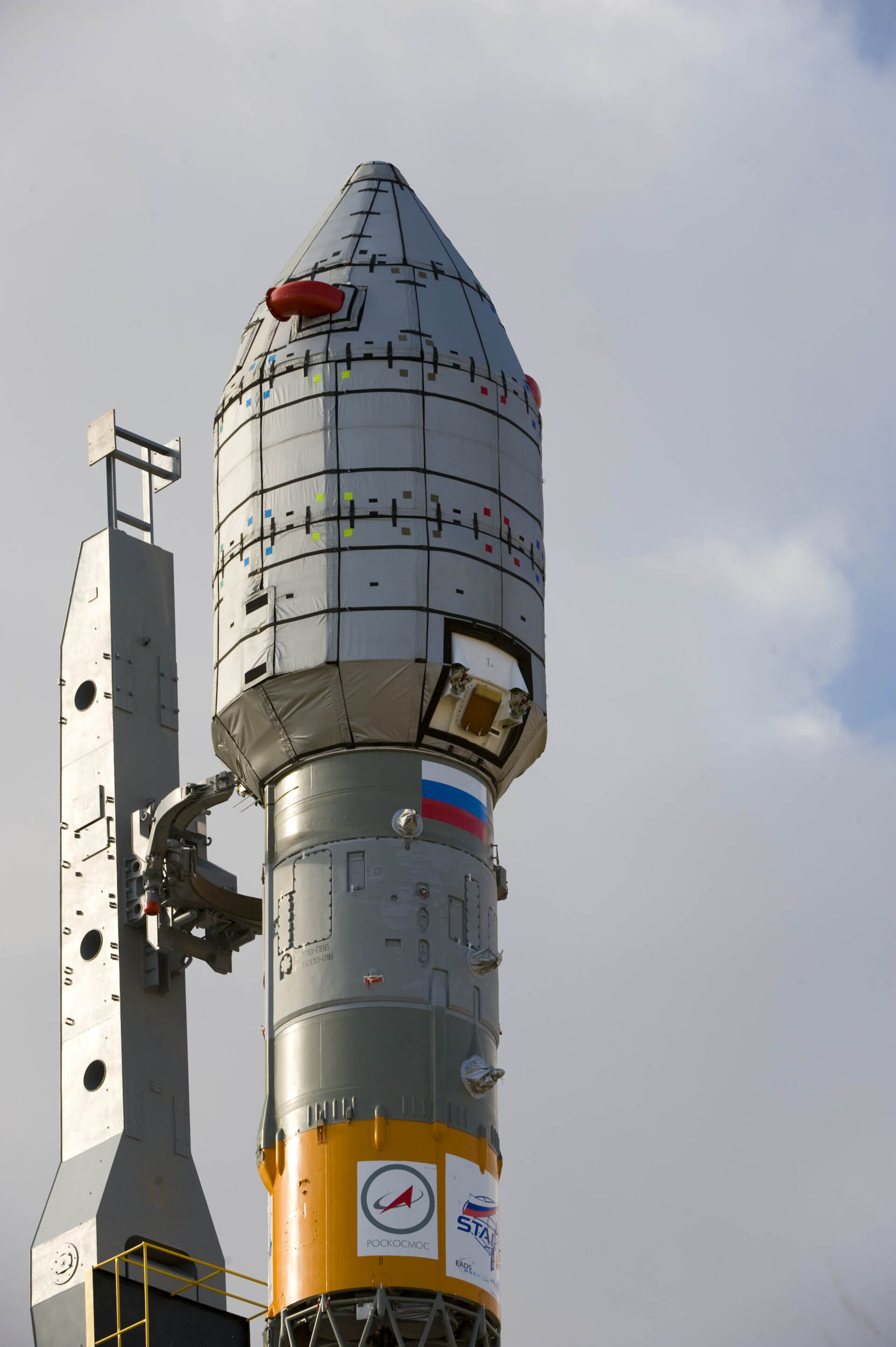 Soyuz-Fregat launch vehicle carrying GIOVE-B on launch pad